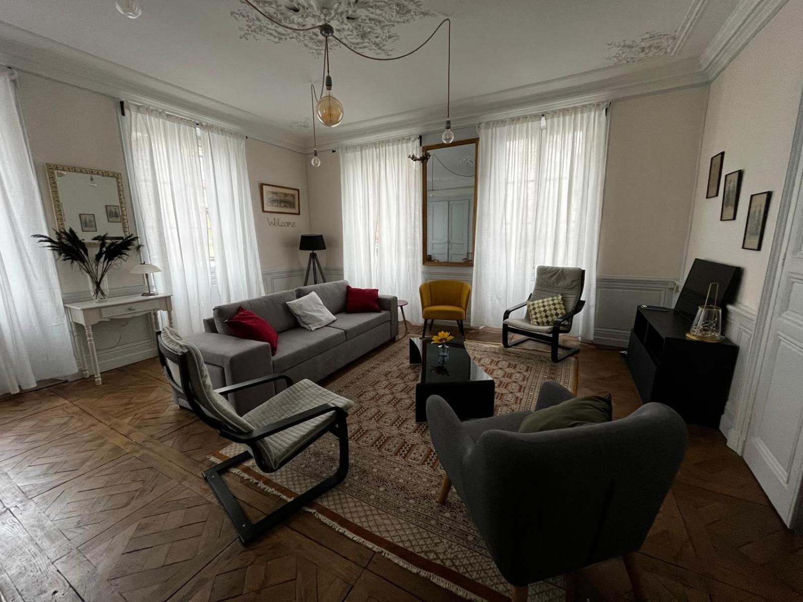 La Villa Louana 1 Appartement 160M2 Sobriete,Elegance En Coeur De Ville オービュッソン エクステリア 写真