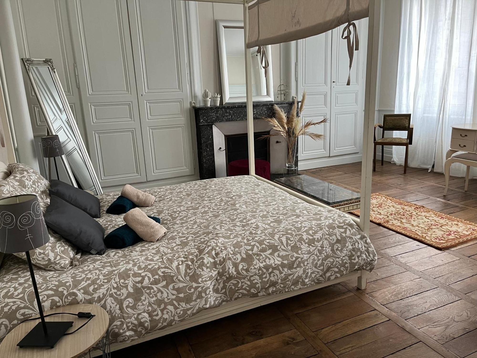 La Villa Louana 1 Appartement 160M2 Sobriete,Elegance En Coeur De Ville オービュッソン エクステリア 写真